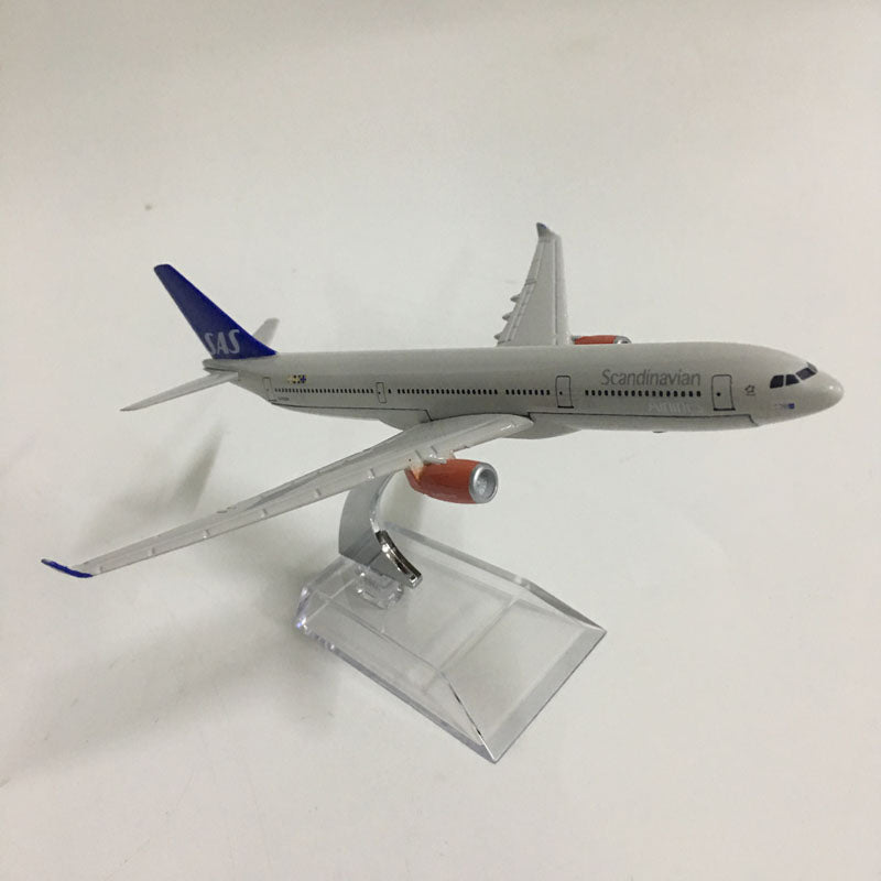 Scandinavian Airbus A330 Plane Model Airplane Model SAS Aircraft Model 1:400 Diecast Metal planes AV8R